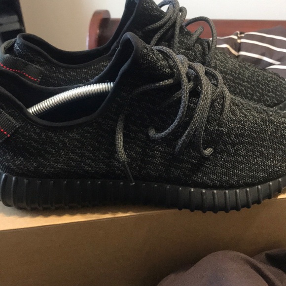 Yeezy Boost 350 Pirate Black sz 10 - Picture 5 of 7